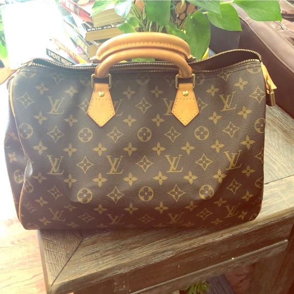 Authentic LV Speedy - Picture 9 of 16